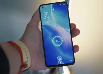 The Right Way to Charge Your Smartphone Battery